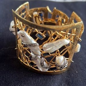 VINTAGE cuff bracelet gold plated statement with pearl shell detail high end